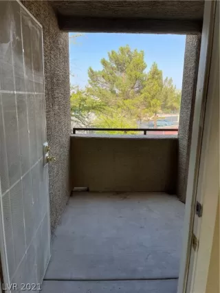 Photo #6: 2334316 Listing