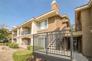 Photo #3: 2334320 Listing