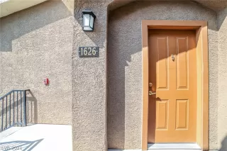 Photo #4: 2334320 Listing