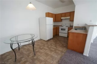 Photo #4: 2334325 Listing