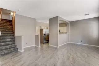 Photo #3: 2334341 Listing 