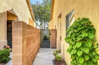 Photo #5: 2334361 Listing