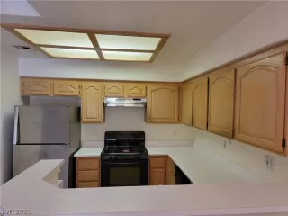 Photo #1: 2334365 Listing 