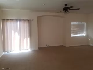 Photo #3: 2334367 Listing