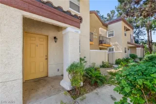 Photo #3: 2334387 Listing