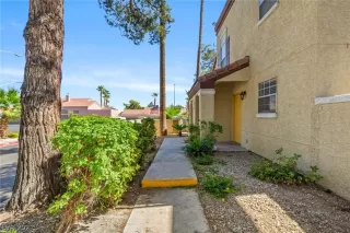 Photo #4: 2334387 Listing