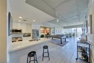 Photo #1: 2334389 Listing