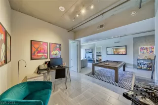 Photo #5: 2334389 Listing