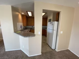 Photo #6: 2334392 Listing 