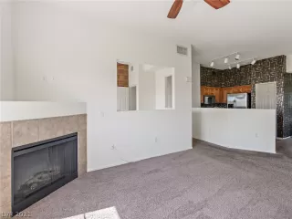 Photo #1: 2334395 Listing 