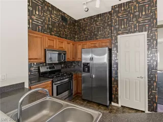 Photo #4: 2334395 Listing 