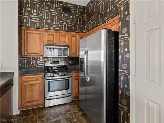 Photo #5: 2334395 Listing 