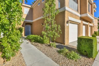 Photo #2: 2334411 Listing