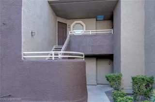 Photo #2: 2334415 Listing 