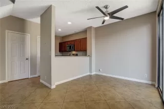 Photo #6: 2334454 Listing