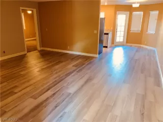 Photo #1: 2334506 Listing 