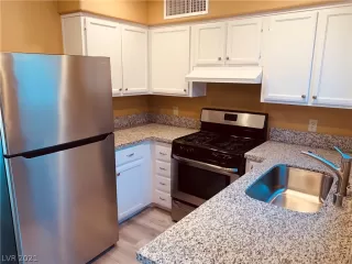 Photo #3: 2334506 Listing 