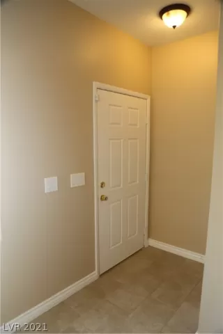 Photo #3: 2334520 Listing