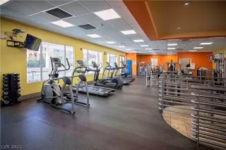 Photo #4: 2334521 Listing