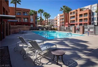 Photo #5: 2334521 Listing