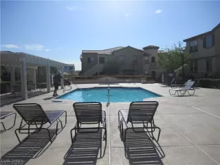 Photo #3: 2334556 Listing