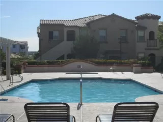 Photo #4: 2334556 Listing