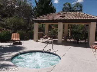 Photo #5: 2334575 Listing