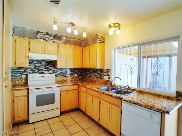 MLS: 2334585 Condo For Sale