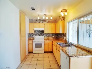 Photo #1: 2334585 Listing