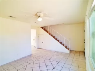 Photo #3: 2334585 Listing