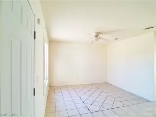 Photo #4: 2334585 Listing