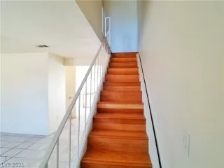 Photo #6: 2334585 Listing