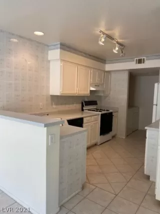 Photo #2: 2334589 Listing 