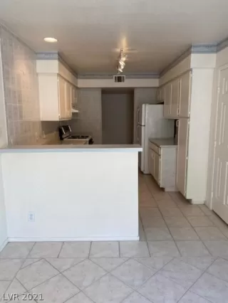 Photo #3: 2334589 Listing 