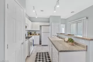 Photo #2: 2334672 Listing 