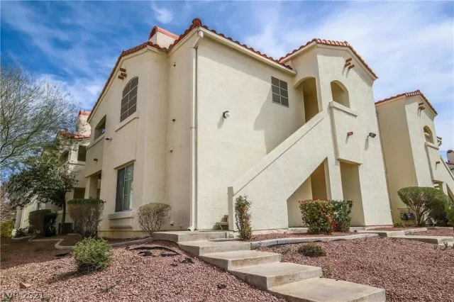MLS: 2334684 Condo For Sale