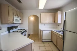 Photo #6: 2334684 Listing 