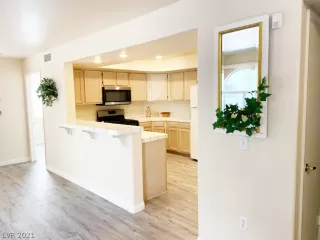 Photo #3: 2334720 Listing