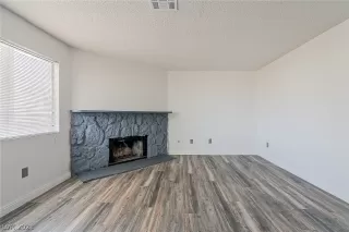 Photo #2: 2334729 Listing