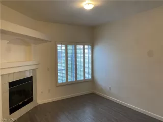 Photo #5: 2334753 Listing 