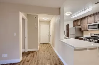 Photo #4: 2334759 Listing 