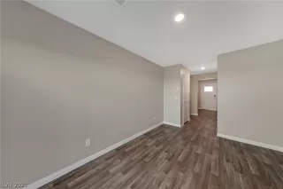 Photo #2: 2334779 Listing