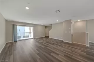 Photo #6: 2334779 Listing