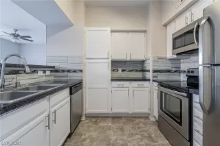 Photo #3: 2334790 Listing 