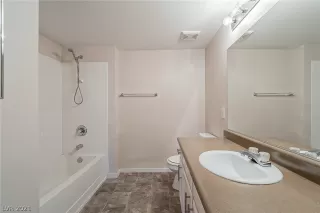 Photo #5: 2334790 Listing 