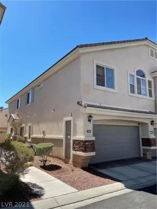 Photo #2: 2334818 Listing