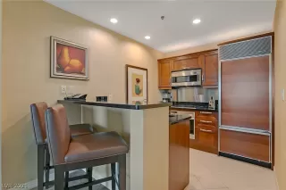 Photo #4: 2334824 Listing