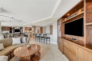 Photo #3: 2334826 Listing 