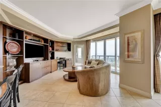 Photo #4: 2334826 Listing 