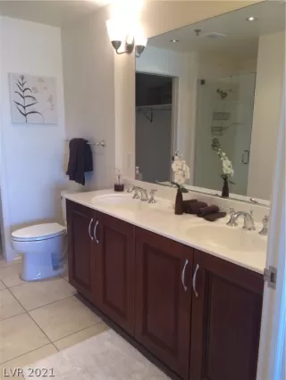 Photo #5: 2334852 Listing 